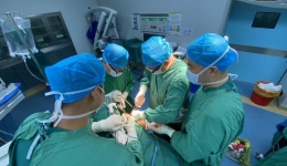 【卓越医疗在湖一】 仁术护健康，锦旗映真情