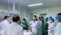 携手专家查房，共探病情解疑难 ——湘雅医院刘志勇教授莅临湖医附一医院指导
